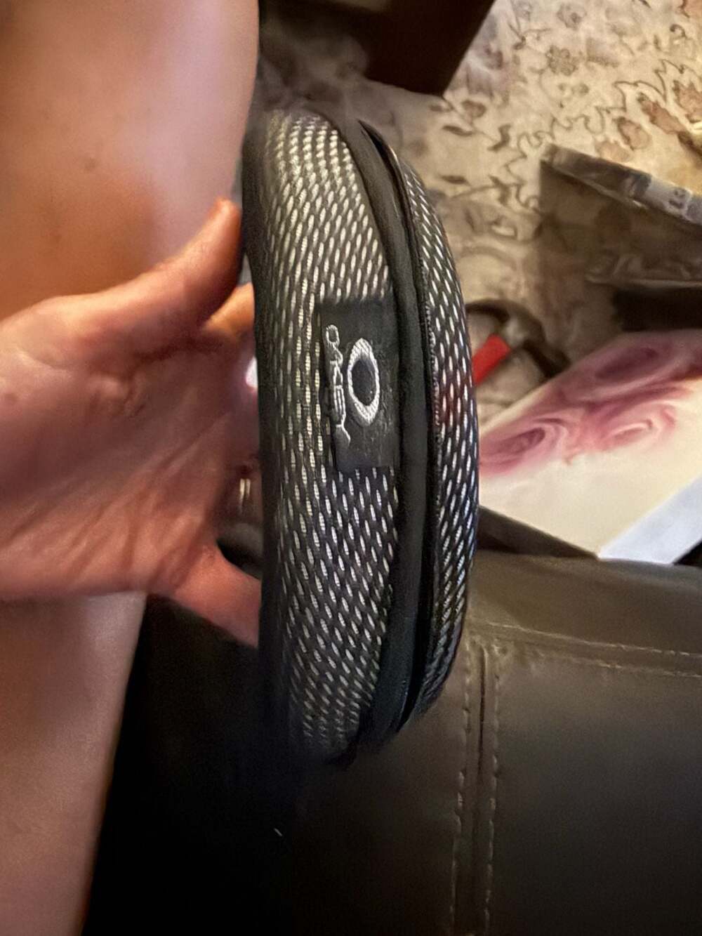 Oakley Clamshell Sunglass Hard Case Black Mesh Zip Closure